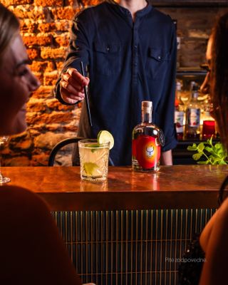 Vyskúšajte, ako chutí, keď sa klasická marhuľovica stretne s intenzitou kávy. Objavte chuť, ktorá spája tradíciu s odvahou. 🤎